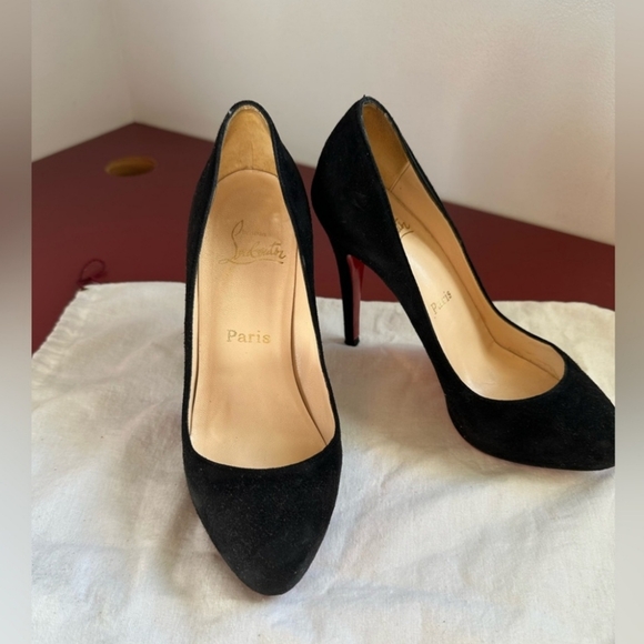 Christian Louboutin Black Suede Pumps in Excellent Condition - Size 37.5 - Picture 3 of 7